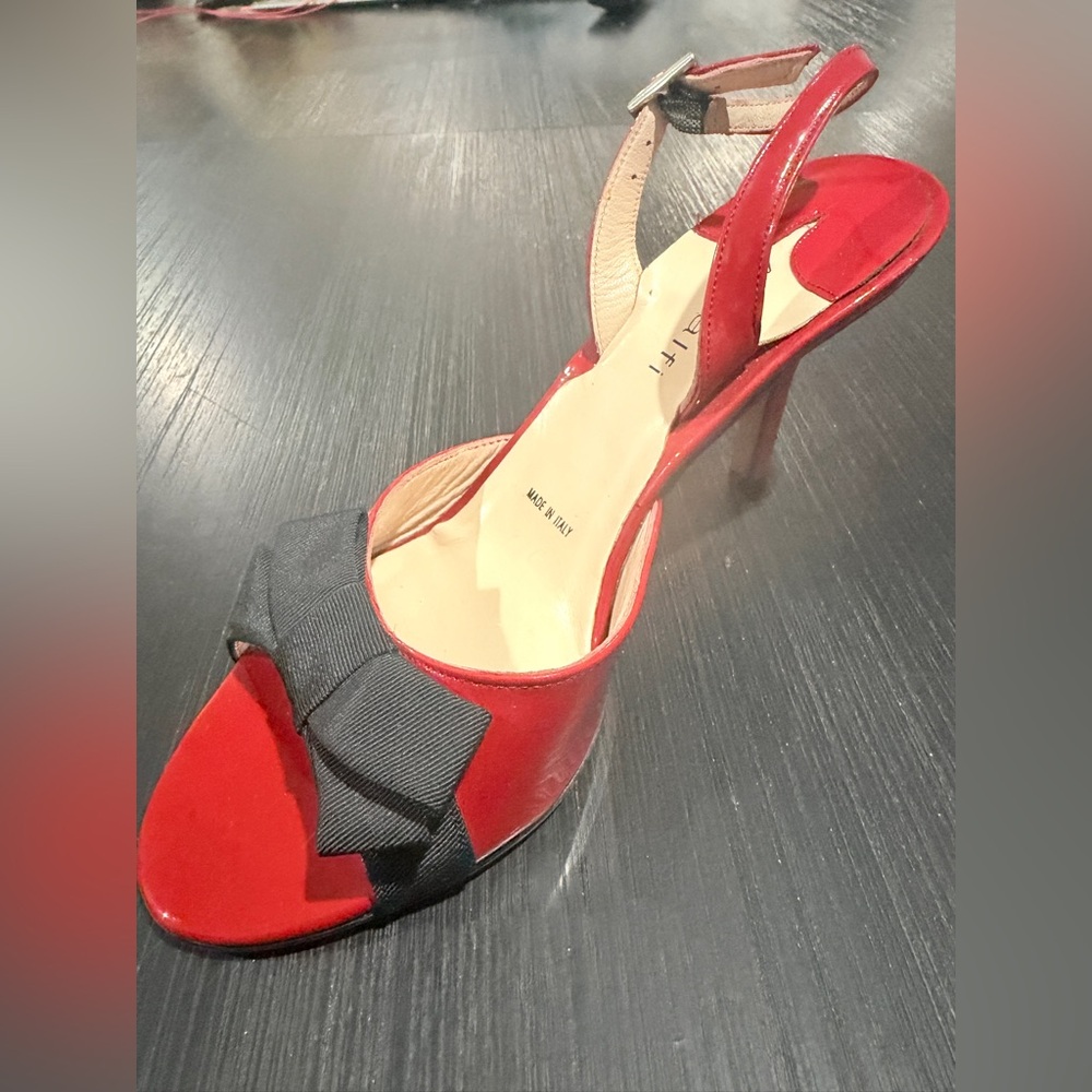 Elegant Amalfi size 5 Red Women's Heel with Bow Accent. Made in Italy
